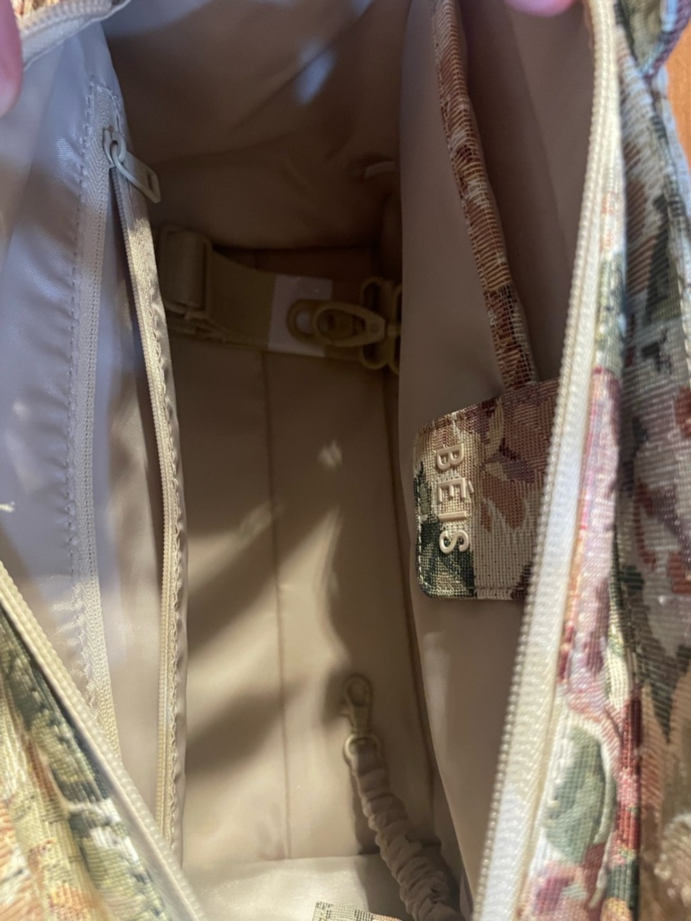 BEIS The Book Tote in Vintage Floral NWT - Picture 9 of 16